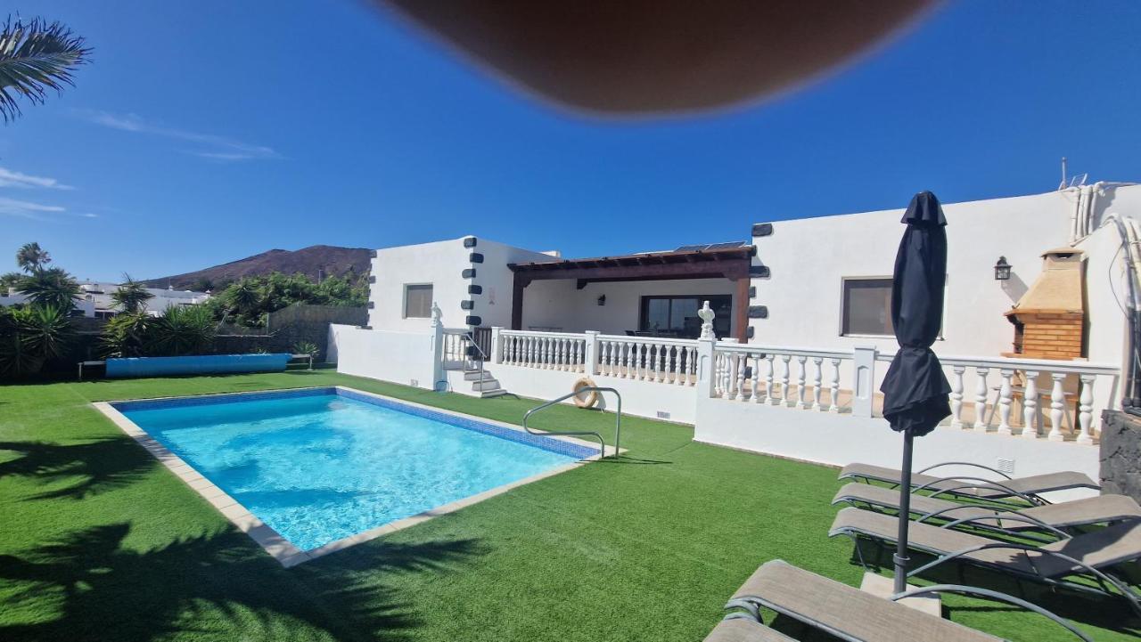 Villa Vinsta Плая Бланка Екстериор снимка